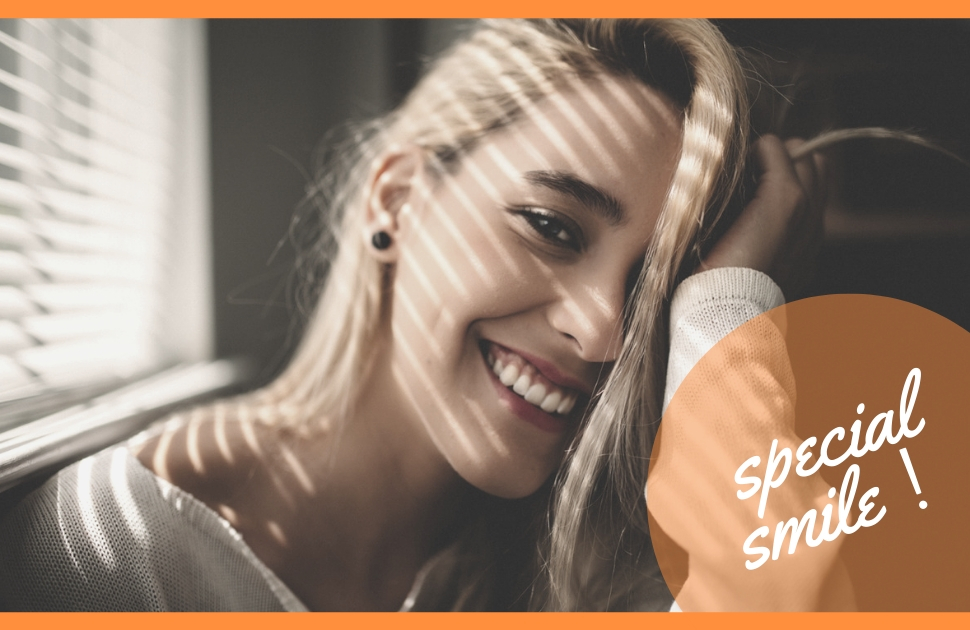 img src=”puppy.jpg” alt=”六本木と西麻布と恵比寿にある会員制ラウンジの面接と笑顔の外国人女性”