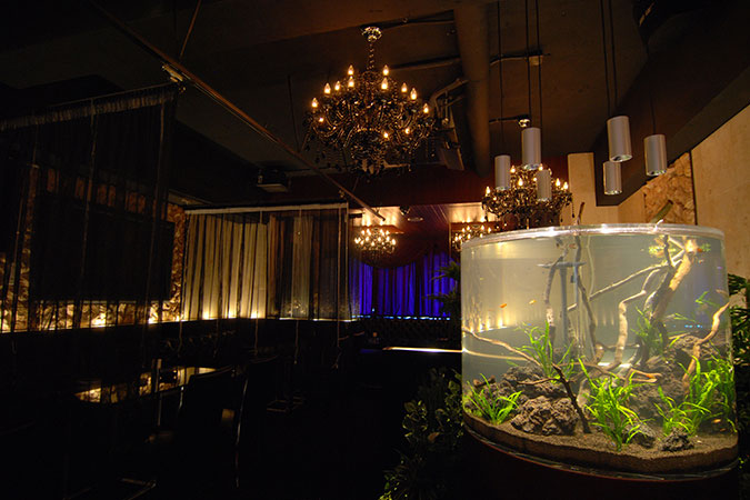 六本木の会員制ラウンジエイチ